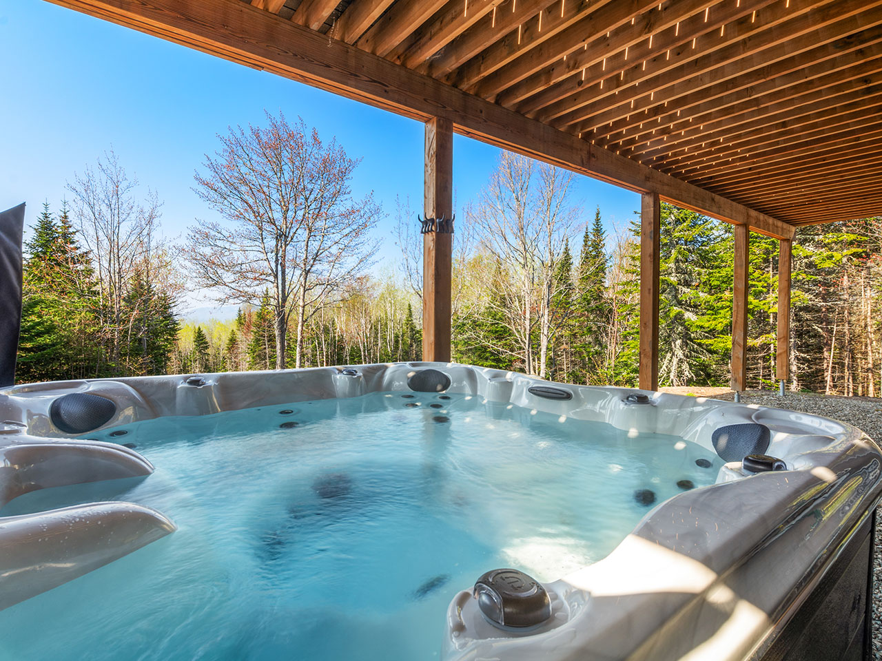 Le spa privé couvert de la Villa Évasion